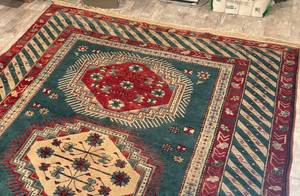 lot 17RR image: LL  - Exquisite Handwoven Oriental Area Rug with Geometric Floral Design