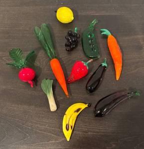 lot 770R image: LL  - Collection of 10 Murano Art Glass Fruit and Vegetables