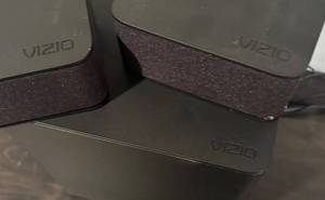 lot 800R image: LL  - Set of 3 Leo Ward Blue Glass Birds of Happiness�