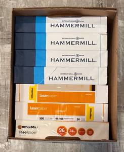 lot 811R image: LL  - Lot of 7 Reams of Hammermill and OfficeMax Paper�