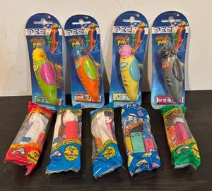 lot 818R image: LL  - Lot of 9 PEZ Candy Dispensers Assorted Styles