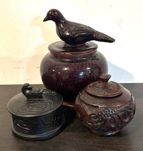 lot 828R image: LL  - Set of 3 Decorative Lidded Jars