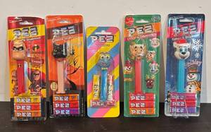lot 854R image: LL  - Set of 5 Sealed Pez Candy Dispensers Assorted Characters