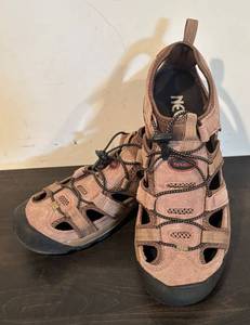 lot 858R image: LL  - Nevados Mens Outdoor Sandals Size 10�