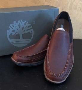 lot 879R image: LR - New Timberland Leather Slip-On Shoes