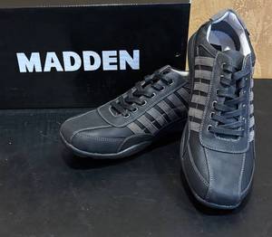 lot 880R image: LR - New Madden Sneakers - Size 10