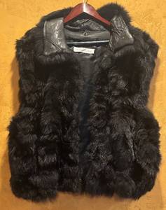 lot 891R image: LR - Andrew Marc Fur Vest - Size XL