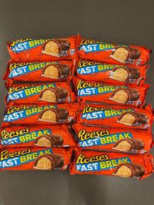 lot 151 image: Trol - Reeses Fast Break Bars - Peanut Butter Chocolate Candy