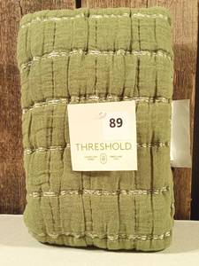 lot 89 image: Threshold - Yarn Dye Crinkle Grid Quilt Sham
