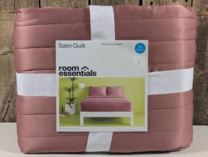 lot 4 image: Room Essentials - FullQueen Satin Quilt Rose Pink
