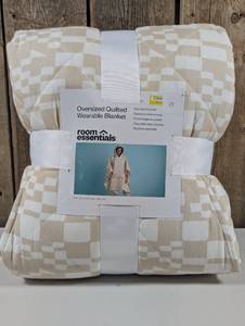 lot 24 image: Room Essentials - Oversized Quilted Wearable Blanket  60x80