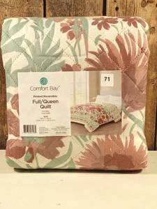 lot 71 image: Comfort Bay - Printed Reversible FullQueen Quilt Floral Washable