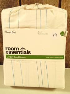 lot 79 image: Room Essentials - Easy Care Cotton Blend Sateen Sheet Set