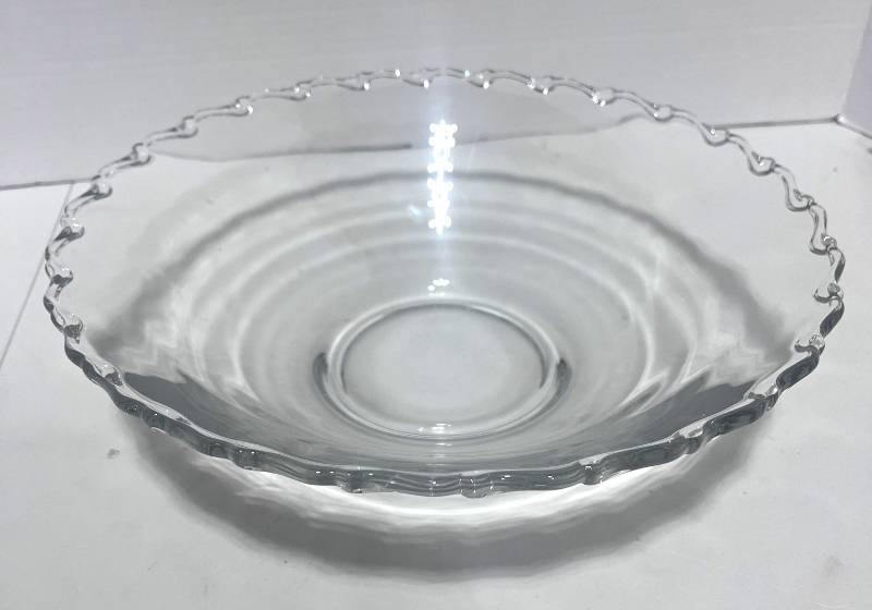 lot 41 image: Fostoria Glass Bowl Century Pattern 11 12 Round