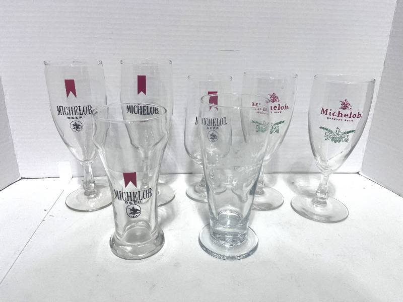 lot 86 image: Set of 7 Miscellaneous Michelob Beer Glasses