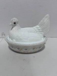 lot 5 image: Hen On Nest Challinor Milk Glass Westmorland Glass Eyes Painted Base 7