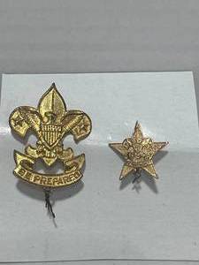 lot 73 image: 2 Vintage Boy Scouts Eagle Scout Brass Gold tone Pins