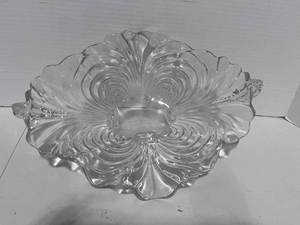 lot 88 image: Stunning 11.25 Cambridge Caprice 4 Footed Oval Bowl