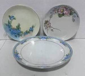 lot 105 image: 3 Vintage Hand Painted Nipon Plates