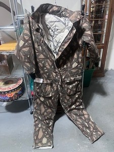 lot 6 image: Like New XLT Reversable Skyline Coverall