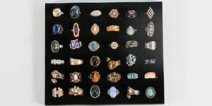 lot 17 image: Costume Ring Lot of 36