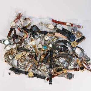 lot 41 image: Large Lot of Mens Wrist Watches