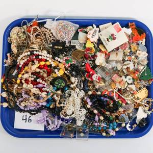 lot 46 image: Large Lot of Costume Jewelry