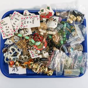 lot 43 image: Large Lot of Costume Jewelry