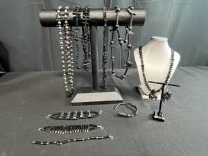 lot 46 image: Set of Black Coral Beaded Jewelry Necklaces Bracelets and Earrings