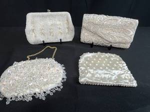 lot 94 image: Lot of 4 Vintage Beaded Evening Bags and Clutches Made in Hong Kong
