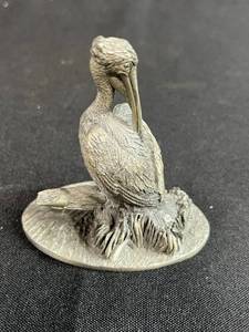 lot 97 image: 1979 Hudson Pewter Pelican Figurine, 3.5 Inch