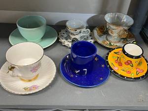 lot 125 image: Set of 6 Vintage Teacups and Saucers, Assorted Designs and Makers