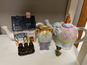 lot 138 image: Collection of Decorative Novelty Teapots and Ceramic Figurines