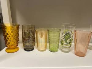 lot 155 image: Collection of 6 Vintage Glass Tumblers in Assorted Colors and Designs