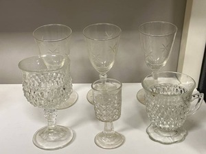 lot 156 image: Set of 6 Vintage Etched and Pressed Glass Goblets and Mugs