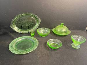 lot 158 image: Collection of Vintage Green Uranium Depression Glass Tableware
