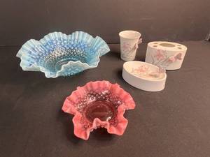 lot 200 image: Collection of Hobnail Glass Bowls and Porcelain Floral Bathroom Accessories
