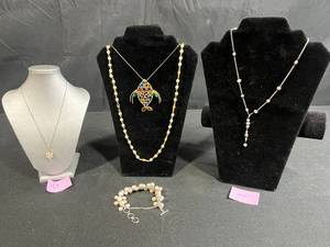 lot 218 image: Collection of 4 Pearl Jewelry Pieces Including Bracelets and Necklaces