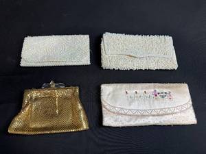 lot 51 image: Collection of 4 Vintage Beaded and Mesh Evening Purses