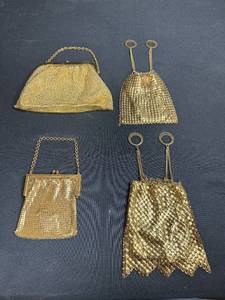 lot 63 image: Collection of 4 Vintage Gold Mesh Evening Bags