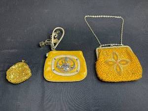 lot 72 image: Set of 3 Yellow Vintage-Style Coin Purses and Clutch Bags with Beaded Embellishments