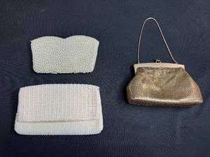 lot 79 image: Set of 3 Vintage Evening Bags - Gold Mesh and Beaded Clutches