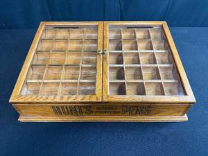 lot 9 image: Vintage Hunts Round Pointed Pens Wooden Counter Display Case