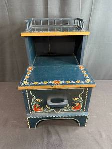 lot 15 image: Hand-Painted Norwegian Rosemaling Step Stool with Drawer Signed Judy Dahl