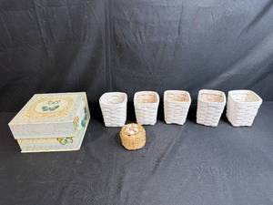 lot 27 image: Decorative Butterfly Storage Box and Set of 5 White Woven Baskets with Small Shell Basket