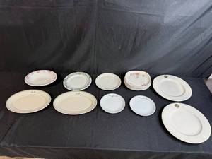 lot 89 image: Collection of Vintage Restaurant Ware and Floral China Plates - Stellas Fish Cafe and Syracuse China