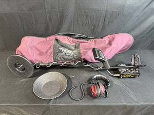 lot 91 image: Whites MXT Tracker Series Metal Detector with Headphones, Carry Bag, and Gold Pan