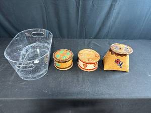 lot 169 image: Set of 3 Vintage Handcrafted Birch Bark Trinket Boxes with Clear Plastic Tub