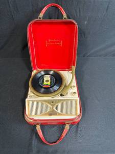 lot 172 image: Steelman Model 202 Portable Stereophonic Record Player in Carrying Case - untested