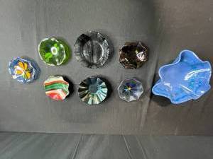 lot 207 image: Collection of Glass Decorative Fused Glass Trinket and Candy Dishes
